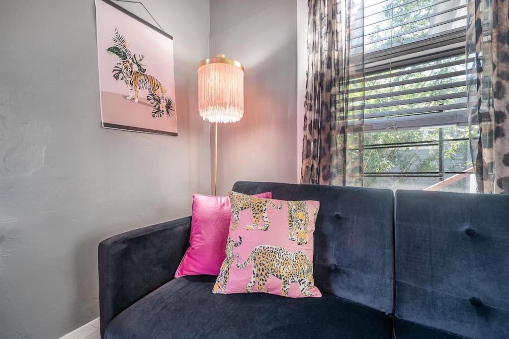 Jungle Themed Apt. Close To Coffee, Food + Shops! تامبا المظهر الخارجي الصورة